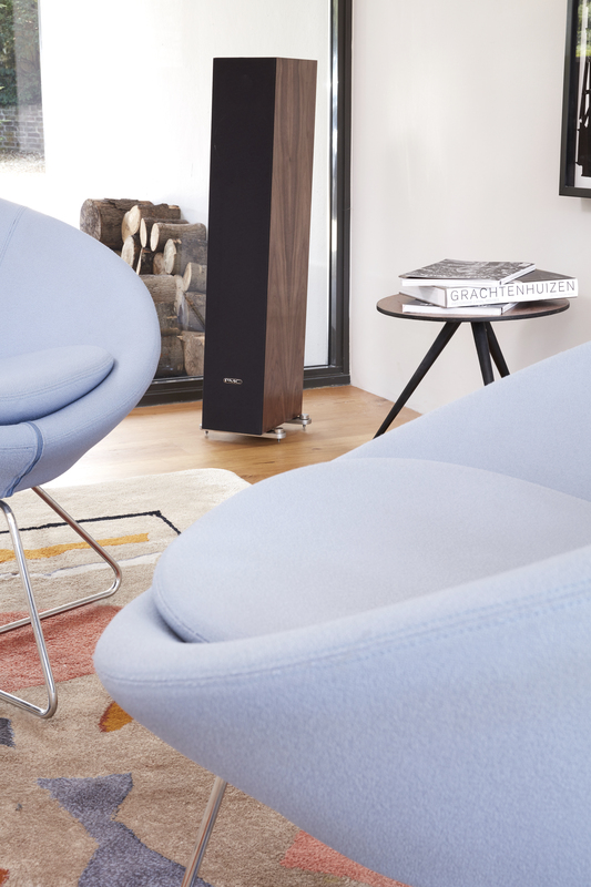 pmc-Twenty5-23-shot-room-stand